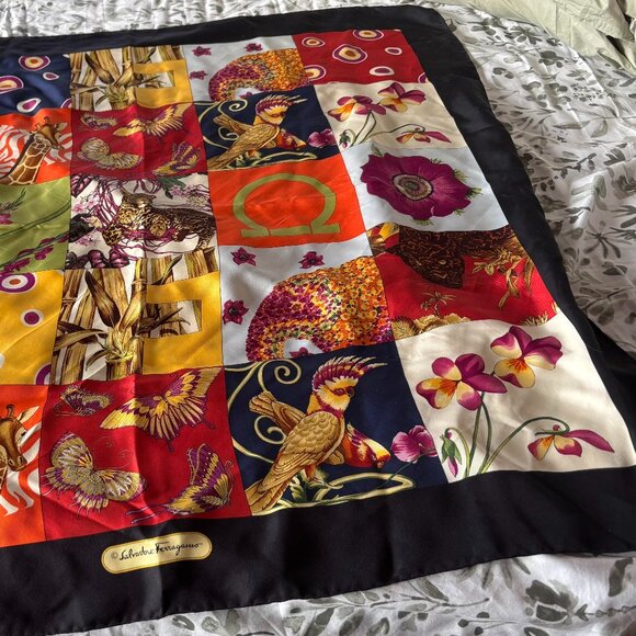 Salvatore Ferragamo Silk Scarf 33x33 Flowers and Animals Made in Italy - Picture 2 of 4